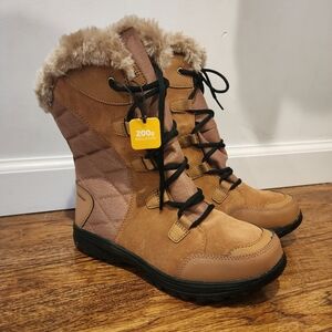 Columbia Women’s Ice Maiden™ II Boot, size 8 - BRAND NEW